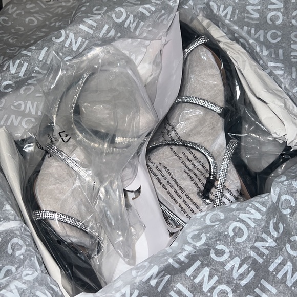 Curvy heels with sparkling rhinestone straps - Picture 4 of 6